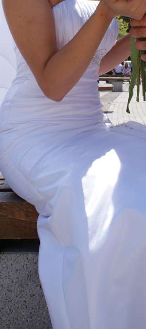 vand rochita de mireasa, model deosebit