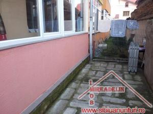 APARTAMENT DE VANZARE  �  2 camere decomandate,   str. Islazului