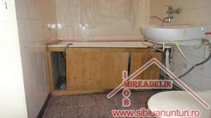 INCHIRIEZ APARTAMENT 2 camere,  ZONA TEREZIAN