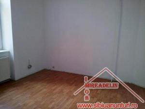 INCHIRIEZ APARTAMENT 2 CAMERE la casa C-tin Noica