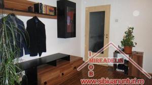VAND APARTAMENT 2 CAMERE zona Mihai Viteazu