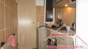 VAND APARTAMENT 2 CAMERE zona Mihai Viteazu