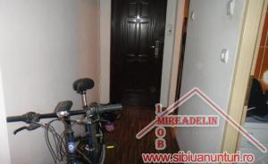 VAND APARTAMENT 2 CAMERE zona Mihai Viteazu