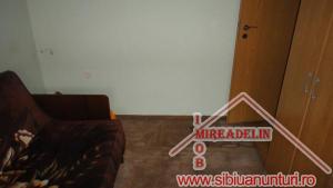 VAND APARTAMENT 2 camere semidecomandate,   VASILE  AARON