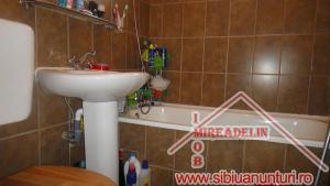 VAND APARTAMENT 2 camere semidecomandate,   VASILE  AARON