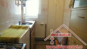VAND APARTAMENT 2 CAMERE � Zona Mihai Viteazu
