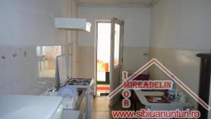VAND APARTAMENT 2 CAMERE DECOMANDATE - BLD. MIHAI VITEAZU