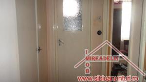 INCHIRIEZ APARTAMENT 2 camere semidecomandate CEDONIA