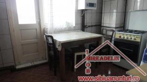 INCHIRIEZ APARTAMENT 2 camere semidecomandate CEDONIA