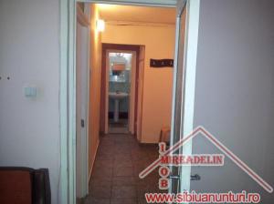 INCHIRIEZ APARTAMENT 2 CAMERE,  ZONA VALEA AURIE