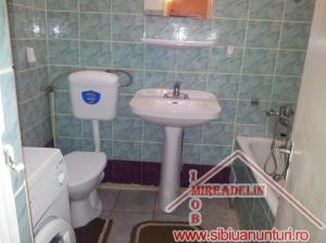 INCHIRIEZ APARTAMENT 2 CAMERE,  ZONA VALEA AURIE