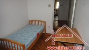 INCHIRIEM APARTAMENT 3 CAMERE,   cartier VALEA AURIE