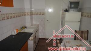 INCHIRIEM APARTAMENT 3 CAMERE,   cartier VALEA AURIE