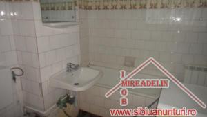 INCHIRIEM APARTAMENT 3 CAMERE,   cartier VALEA AURIE