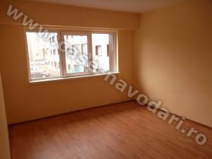 Vand apartament 3 camere Tasaul Navodari