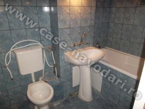 Vand apartament 3 camere Tasaul Navodari