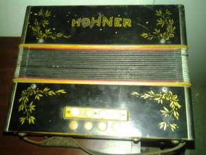 Vand acordeon Hohner,  foarte vechi,  stare buna pentru colectionari