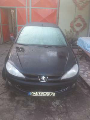 dezmembrez peugeot 206