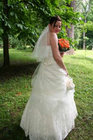 VIND ROCHIE DE MIREASA CREM
