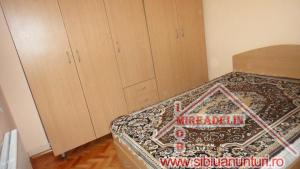 INCHIRIEZ APARTAMENT 2 CAMERE,   zona B-dul M. VITEAZU