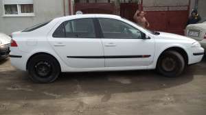 vand renault laguna alb an fabricatie 2002 motor 1, 9 dci 6 trepte viteza pornire cartela
