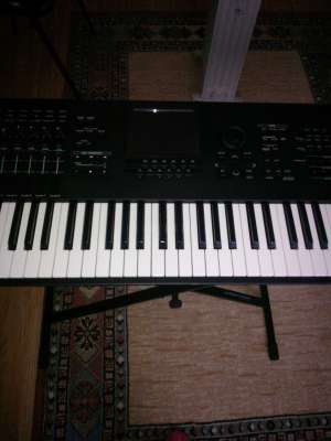 vand yamaha motif xf-7 pret neg.