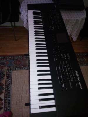 vand yamaha motif xf-7 pret neg.