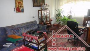 INCHIRIEM CASA D+P+E+M,   SINGUR IN CURTE,   zona CALEA DUMBRAVII