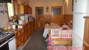 INCHIRIEM CASA D+P+E+M,   SINGUR IN CURTE,   zona CALEA DUMBRAVII