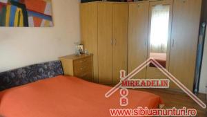 VAND APARTAMENT 3 camere decomandate,   ZONA BALEA