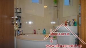 VAND APARTAMENT 2 CAMERE,   56 mp,   ZONA MIHAI VITEAZU