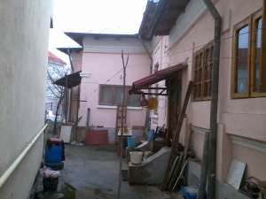 Vand casa zona ultracentrala Targoviste jud Dambovita