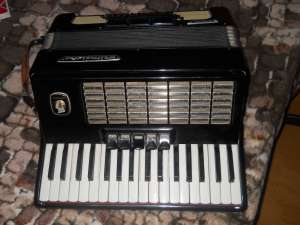 acordeon welmeister stteila 60 basi negru foarte bun