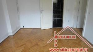 VAND APARTAMENT 2 camere,   60 mp,   zona ULTRACENTRALA