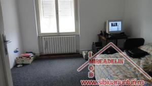 VAND APARTAMENT 2 camere,   60 mp,   zona ULTRACENTRALA