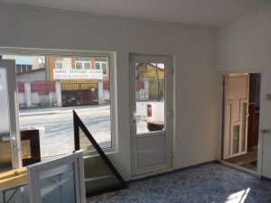 Inchiriez spatiu comercial stradal 18mp bucuresti.proprietar
