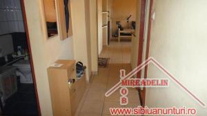 VAND APARTAMENT 3 camere,    zona PARCUL TINERETULUI