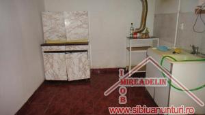 VAND 2 APARTAMENTE la casa,   165.25 mp,   zona CALEA POPLACII