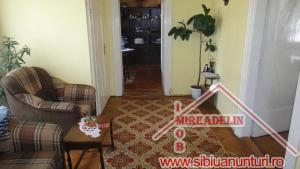 VAND 2 APARTAMENTE la casa,   165.25 mp,   zona CALEA POPLACII