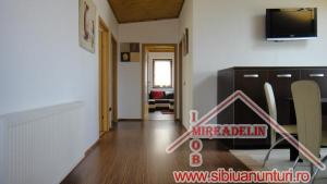 VAND PENTHOUSE 4  camere decomandate,   zona Interex