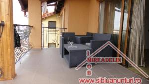 VAND PENTHOUSE 4  camere decomandate,   zona Interex