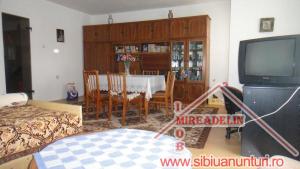VAND APARTAMENT LA CASA,   5 CAMERE,   D+P,   Cartier LAZARET