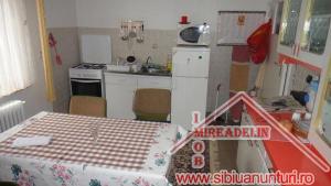 VAND APARTAMENT LA CASA,   5 CAMERE,   D+P,   Cartier LAZARET