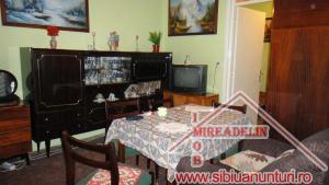INCHIRIEZ APARTAMENT 2 CAMERE zona Cedonia