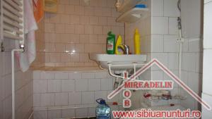 VAND APARTAMENT 2 CAMERE zona Cedonia