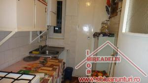 VAND APARTAMENT 2 CAMERE zona Cedonia