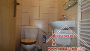VAND APARTAMENT 3 camere zona Interex