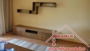 VAND APARTAMENT 2 camere decomandate,   zona Interex