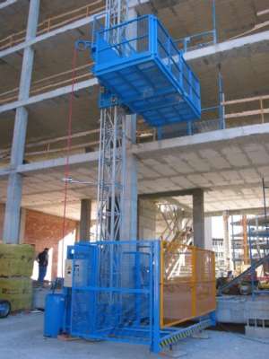 ASCENSOR DE MARFA PENTRU CONSTRUCTII IDEAL PENTRU LUCRU LA INALTIME