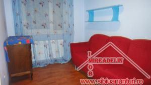 VAND APARTAMENT 2 camere nedecomandate,    zona INTEREX